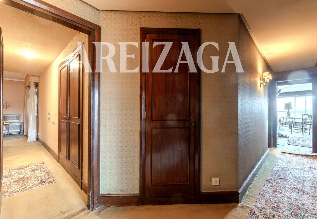 Flat for Sale in San Sebastián