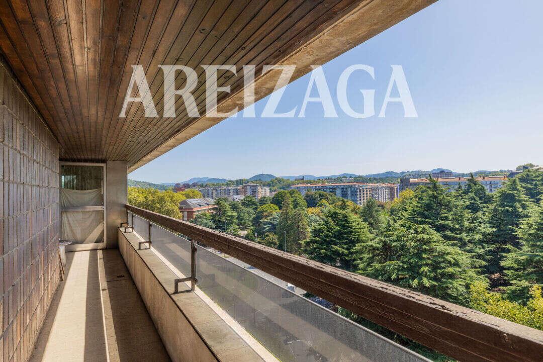 Flat for Sale in San Sebastián