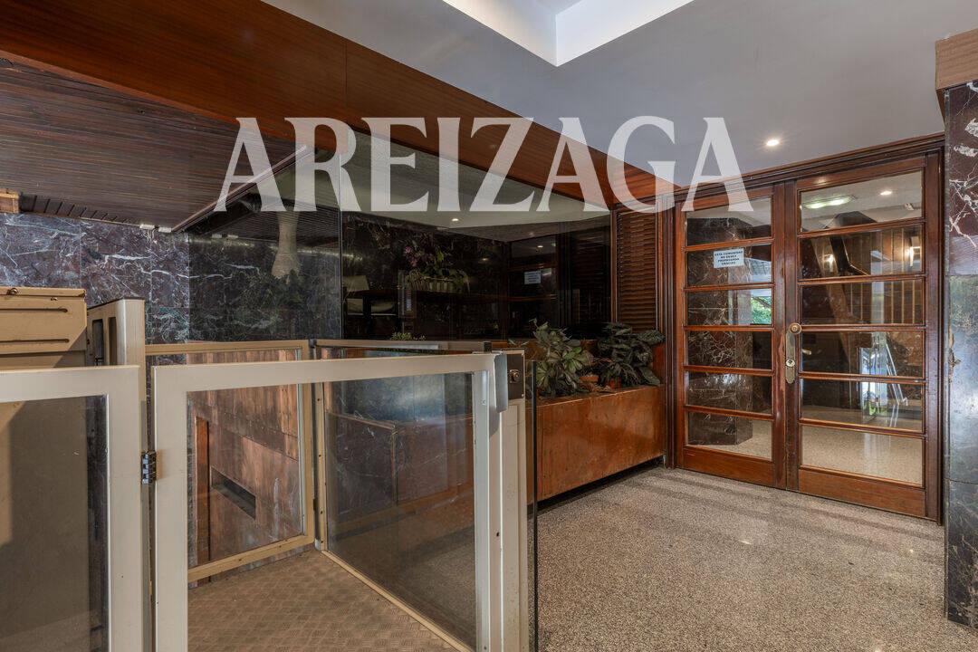 Flat for Sale in San Sebastián