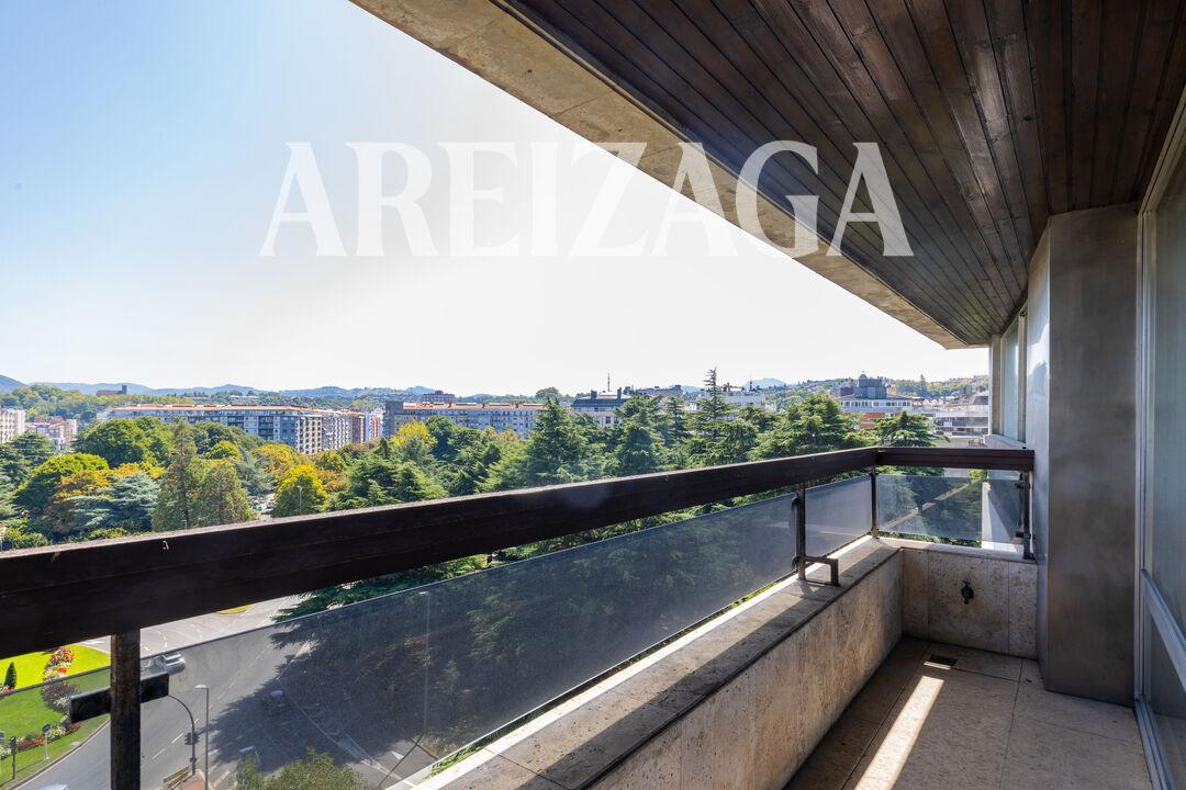 Flat for Sale in San Sebastián