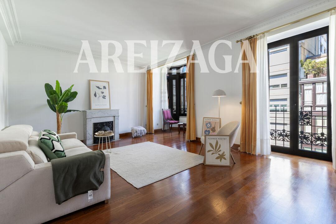 Flat for Sale in San Sebastián
