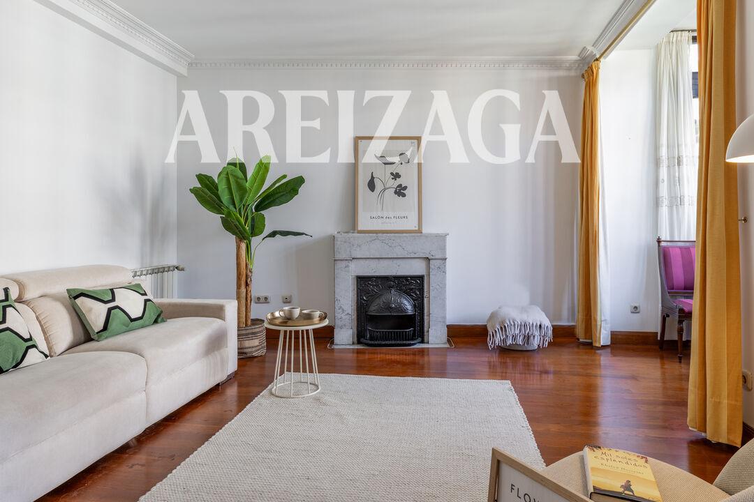 Flat for Sale in San Sebastián