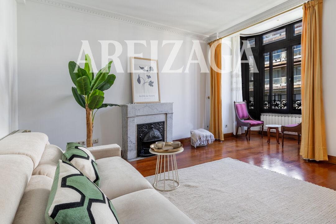 Flat for Sale in San Sebastián