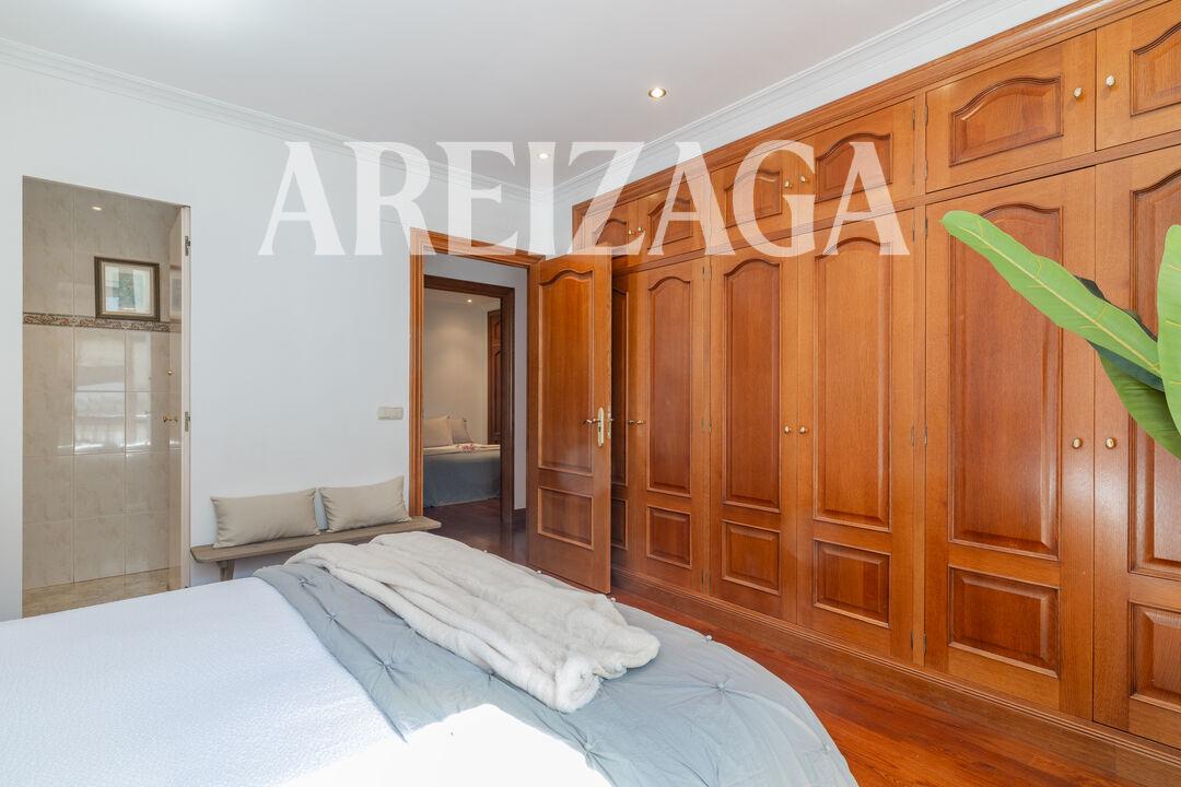 Flat for Sale in San Sebastián