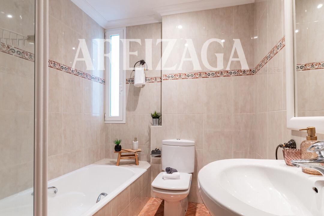 Flat for Sale in San Sebastián
