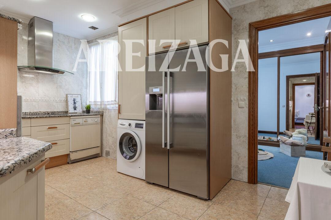 Flat for Sale in San Sebastián