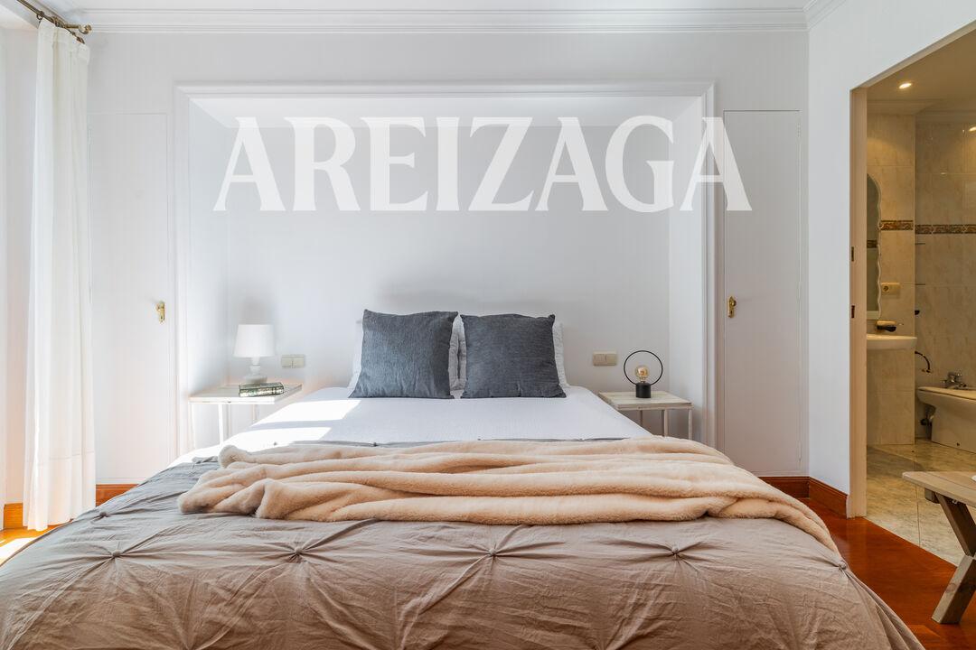 Flat for Sale in San Sebastián