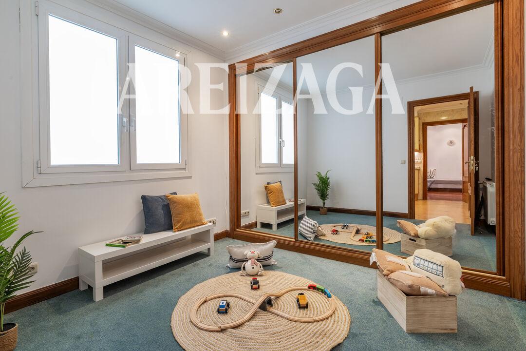 Flat for Sale in San Sebastián