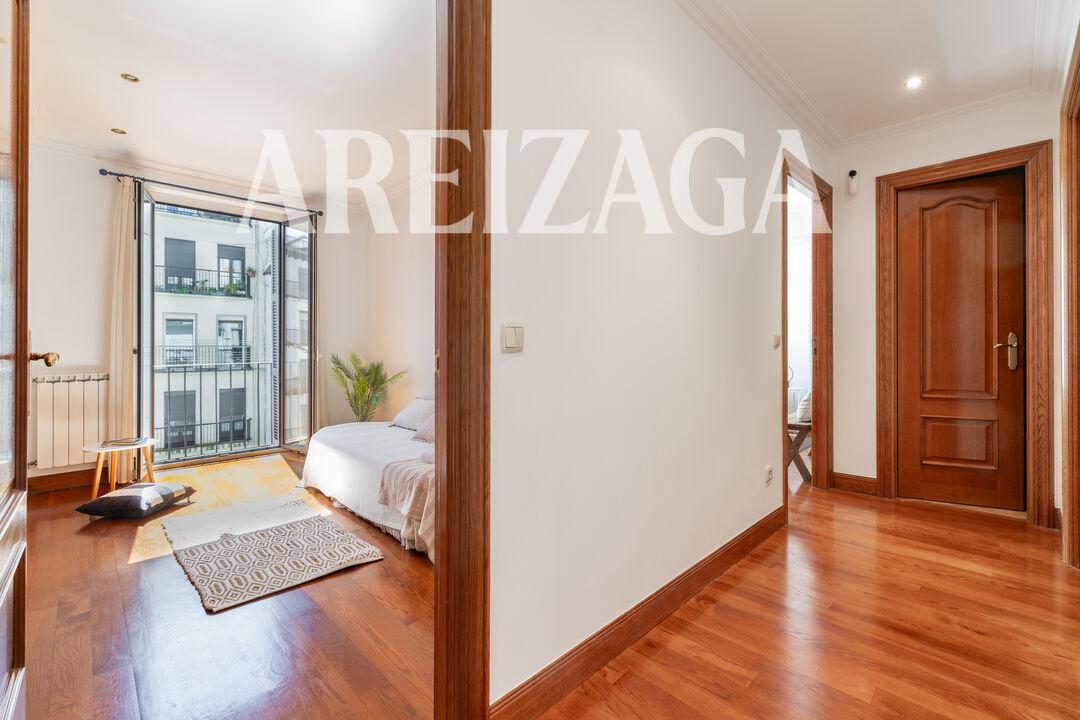 Flat for Sale in San Sebastián