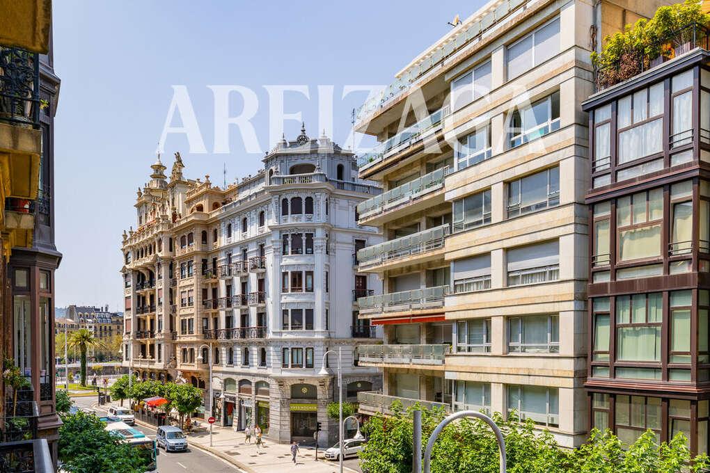 Flat for Sale in San Sebastián