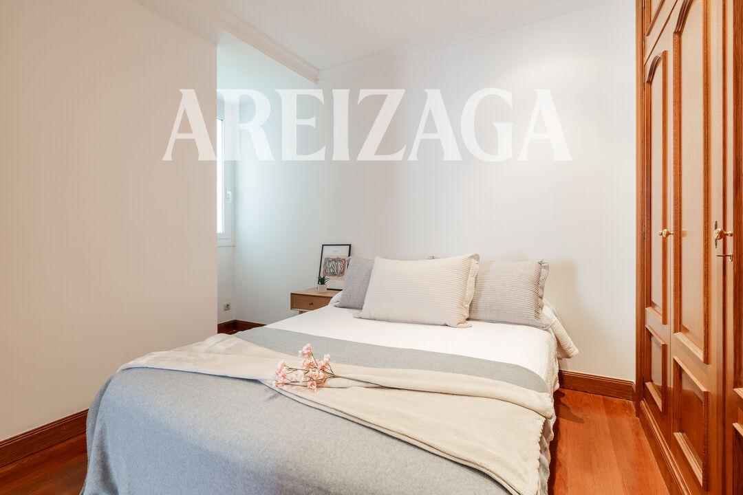 Flat for Sale in San Sebastián