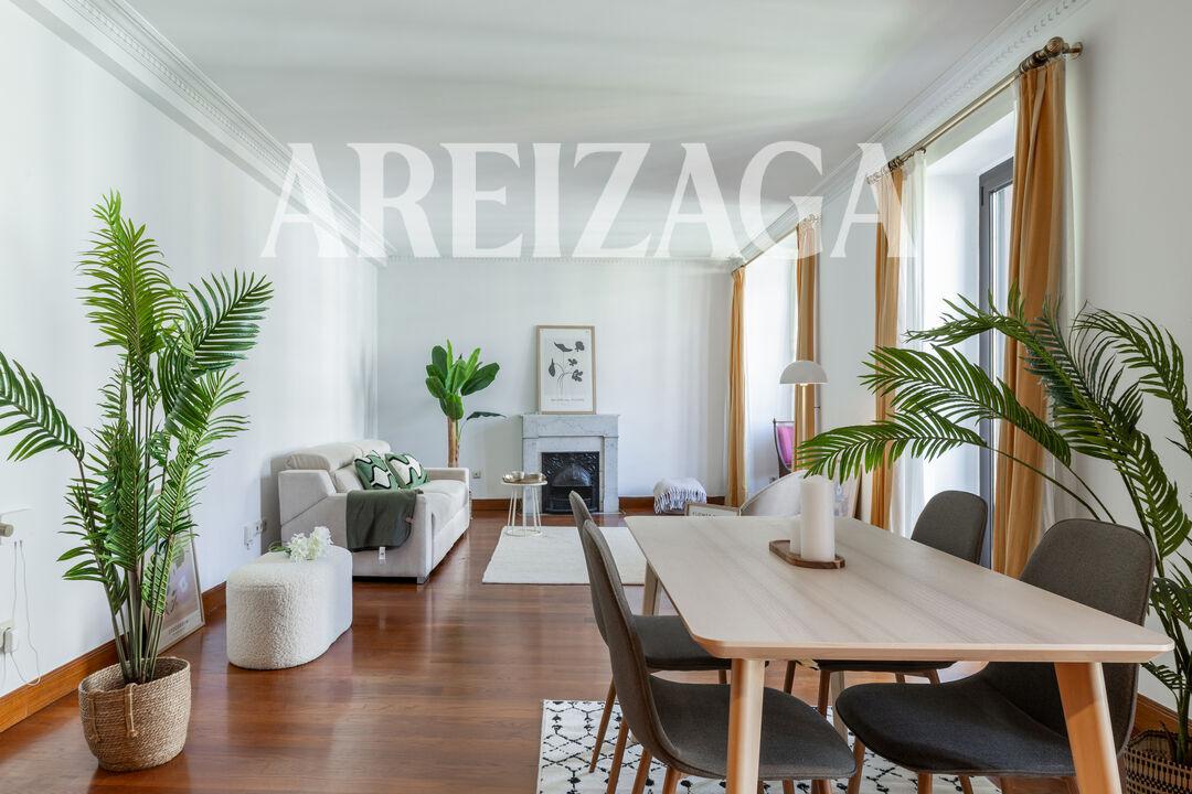 Flat for Sale in San Sebastián