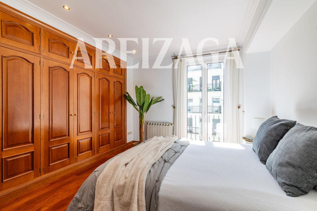 Flat for Sale in San Sebastián
