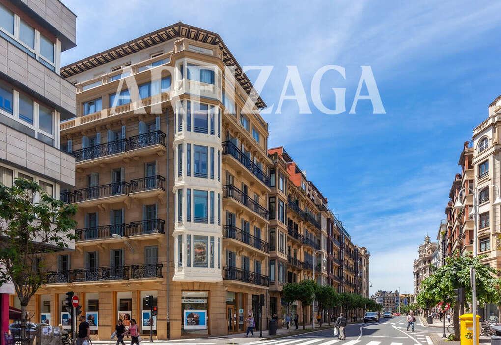 Flat for Sale in San Sebastián