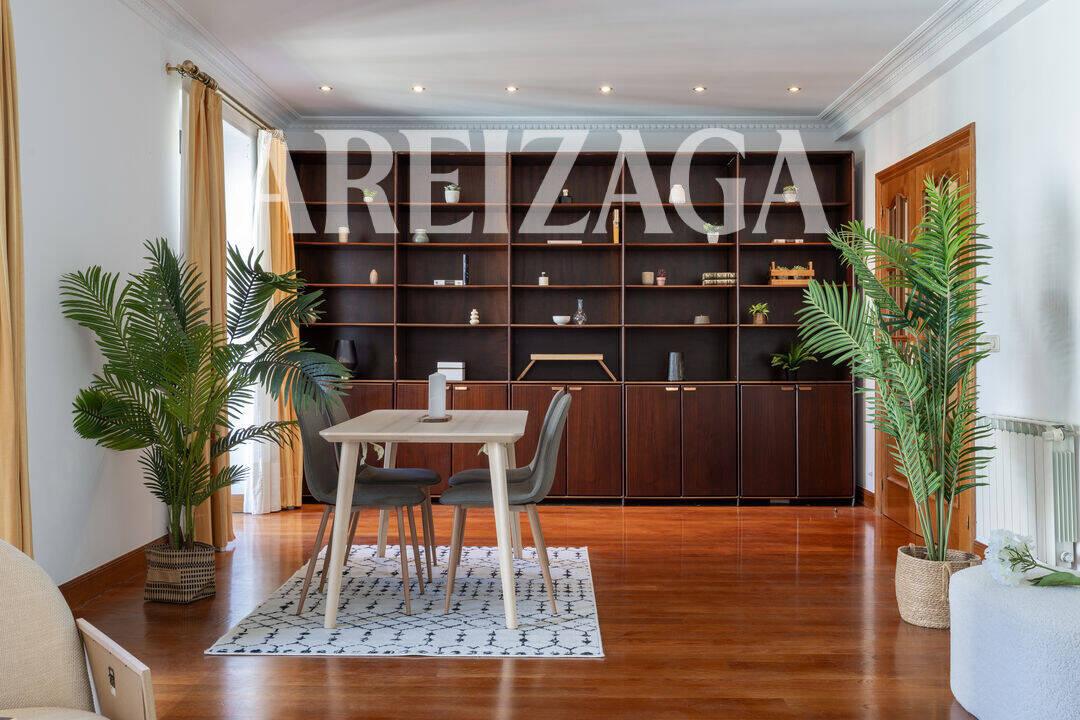 Flat for Sale in San Sebastián