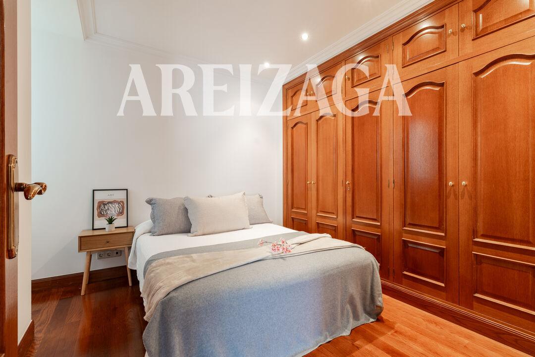 Flat for Sale in San Sebastián