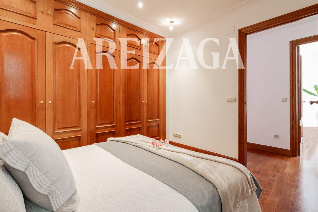 Flat for Sale in San Sebastián