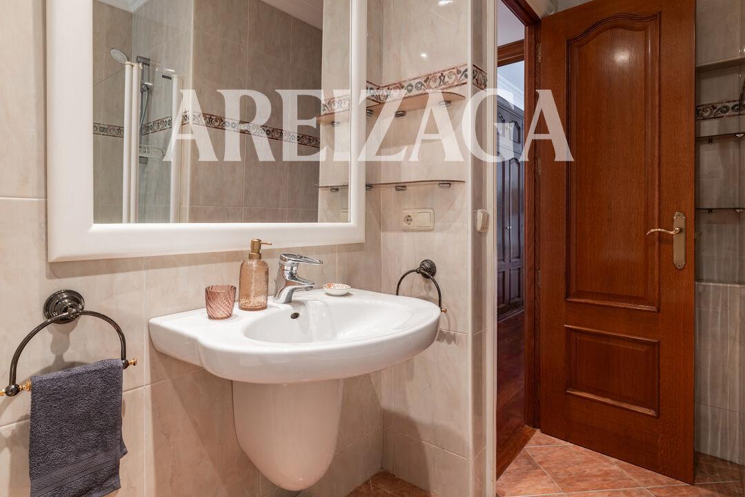Flat for Sale in San Sebastián
