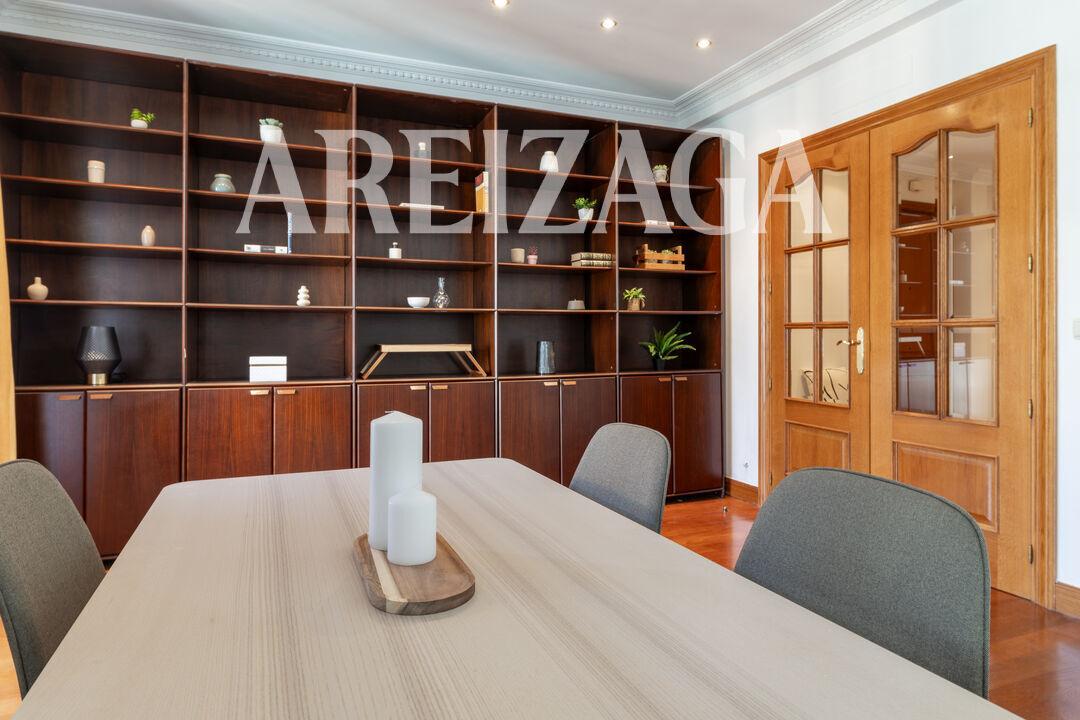 Flat for Sale in San Sebastián