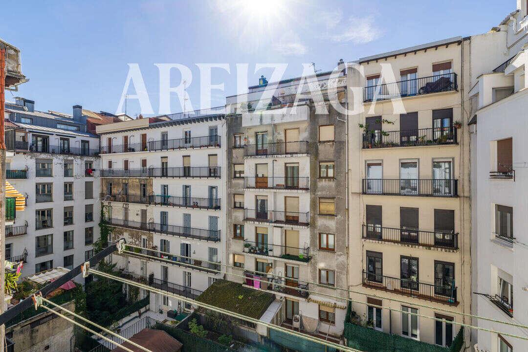 Flat for Sale in San Sebastián