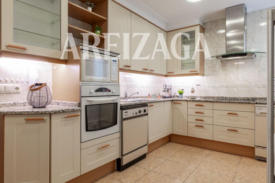 Flat for Sale in San Sebastián