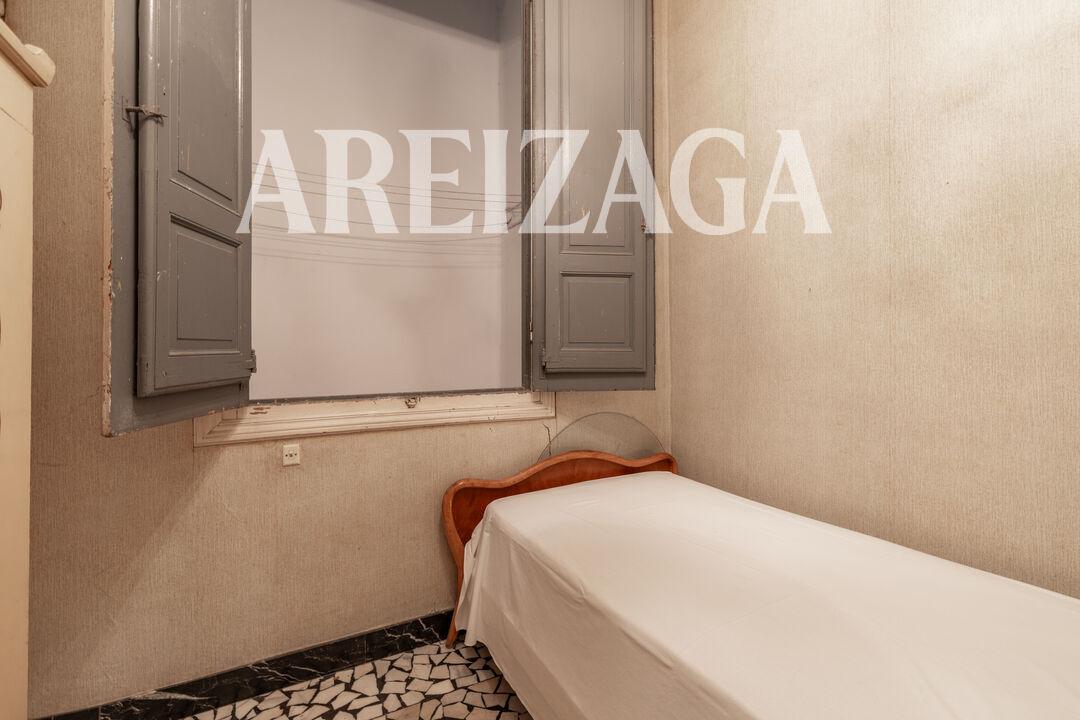 Flat for Sale in San Sebastián