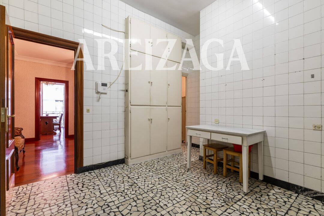 Flat for Sale in San Sebastián