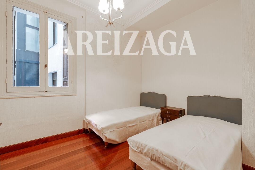 Flat for Sale in San Sebastián