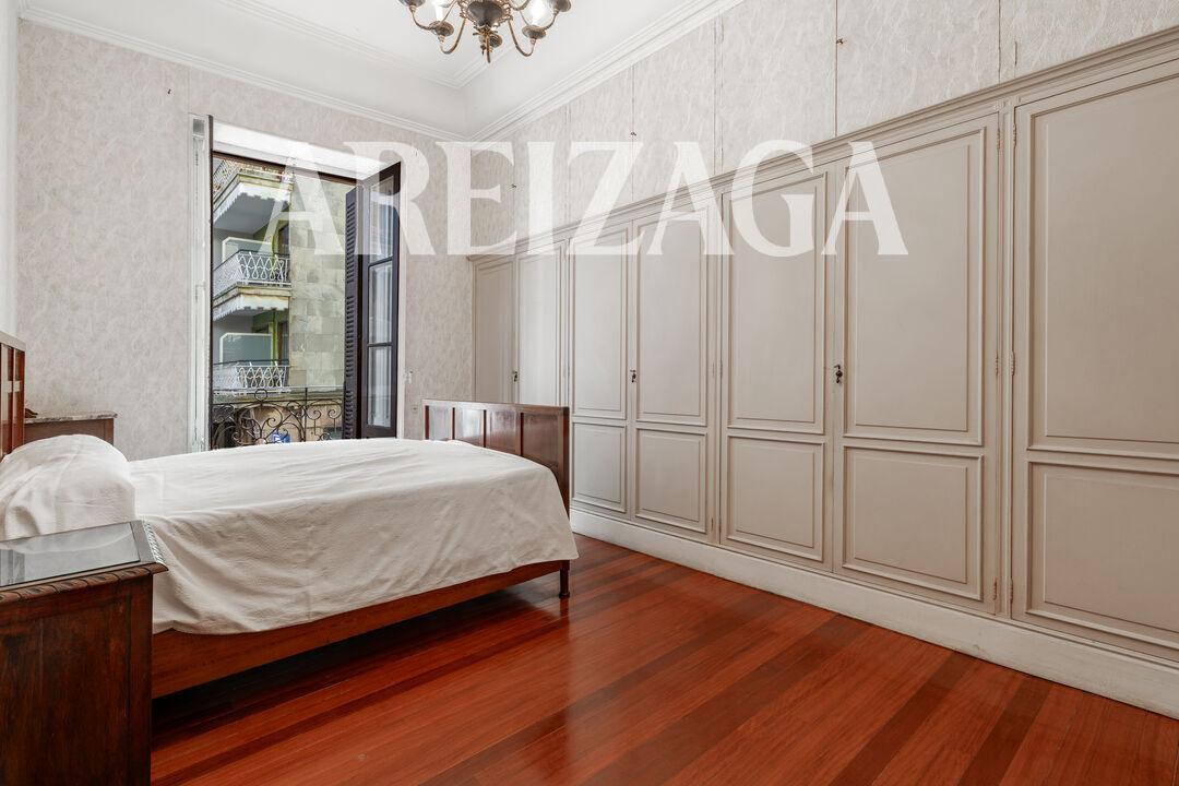 Flat for Sale in San Sebastián