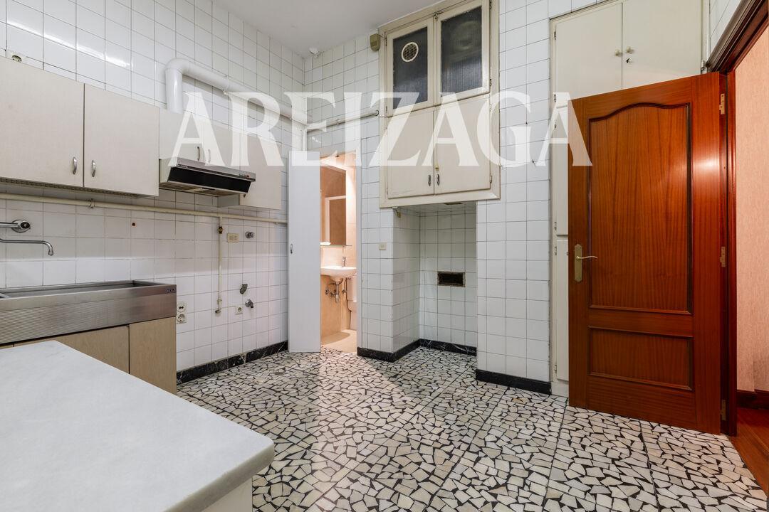Flat for Sale in San Sebastián