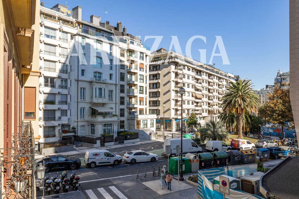 Flat for Sale in San Sebastián