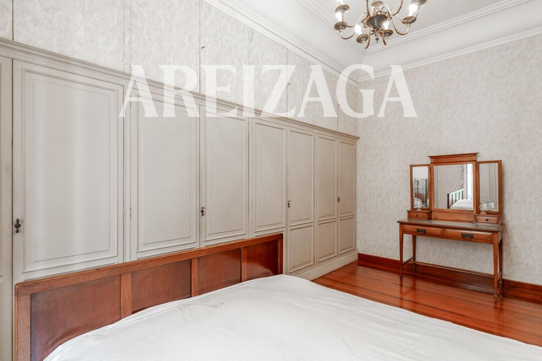 Flat for Sale in San Sebastián