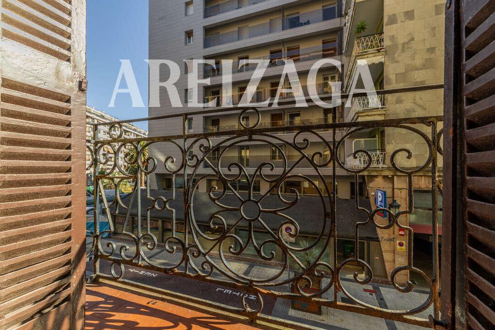 Flat for Sale in San Sebastián