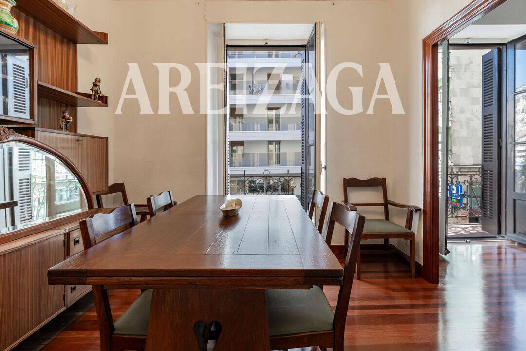 Flat for Sale in San Sebastián