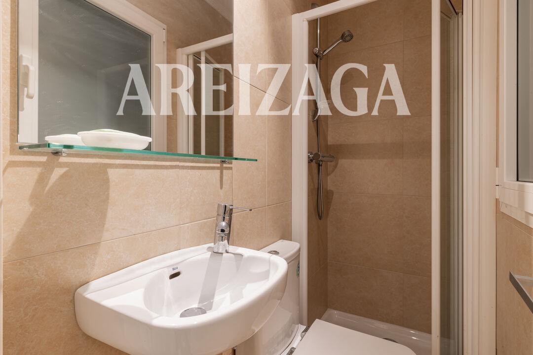 Flat for Sale in San Sebastián