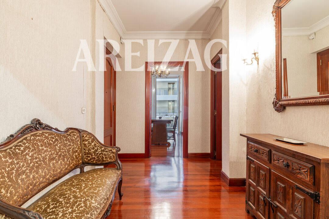 Flat for Sale in San Sebastián