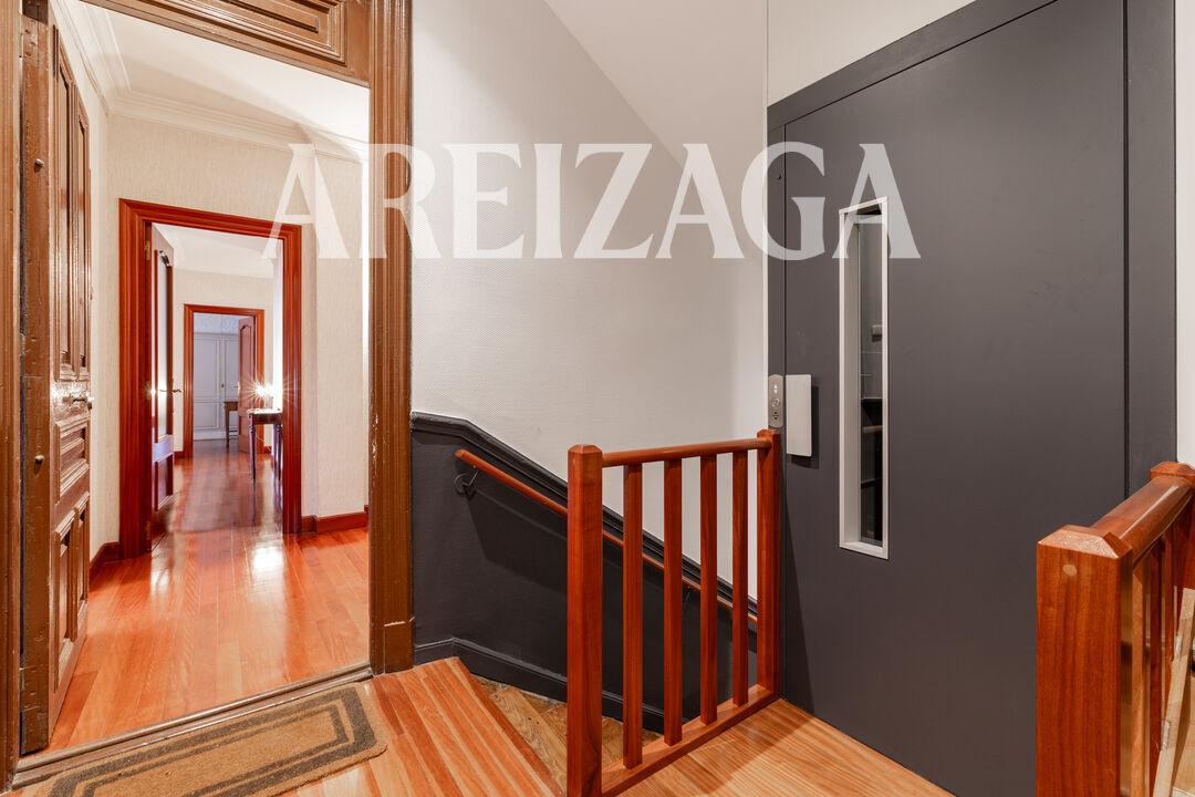 Flat for Sale in San Sebastián