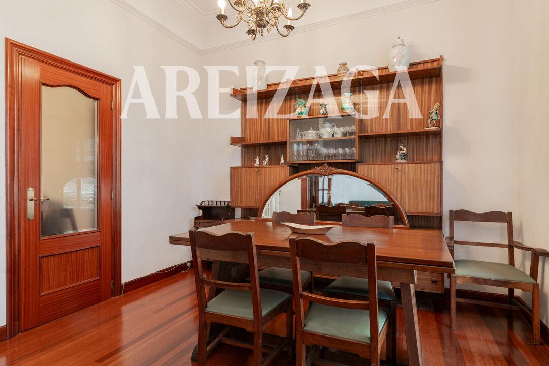 Flat for Sale in San Sebastián