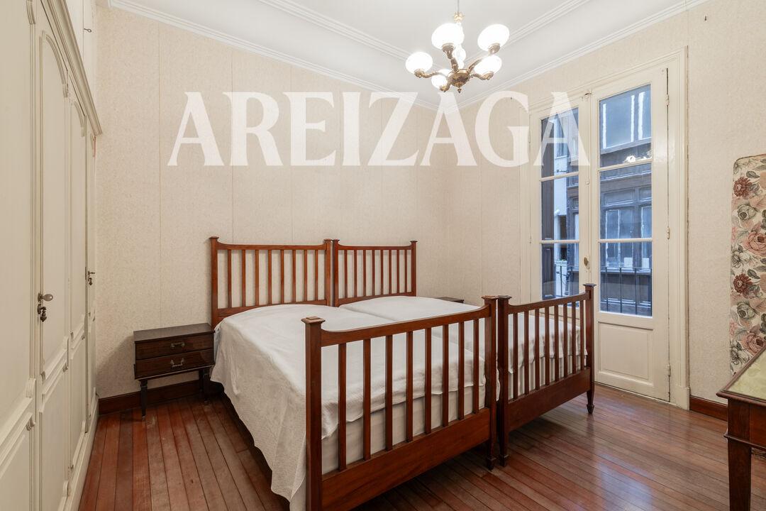 Flat for Sale in San Sebastián