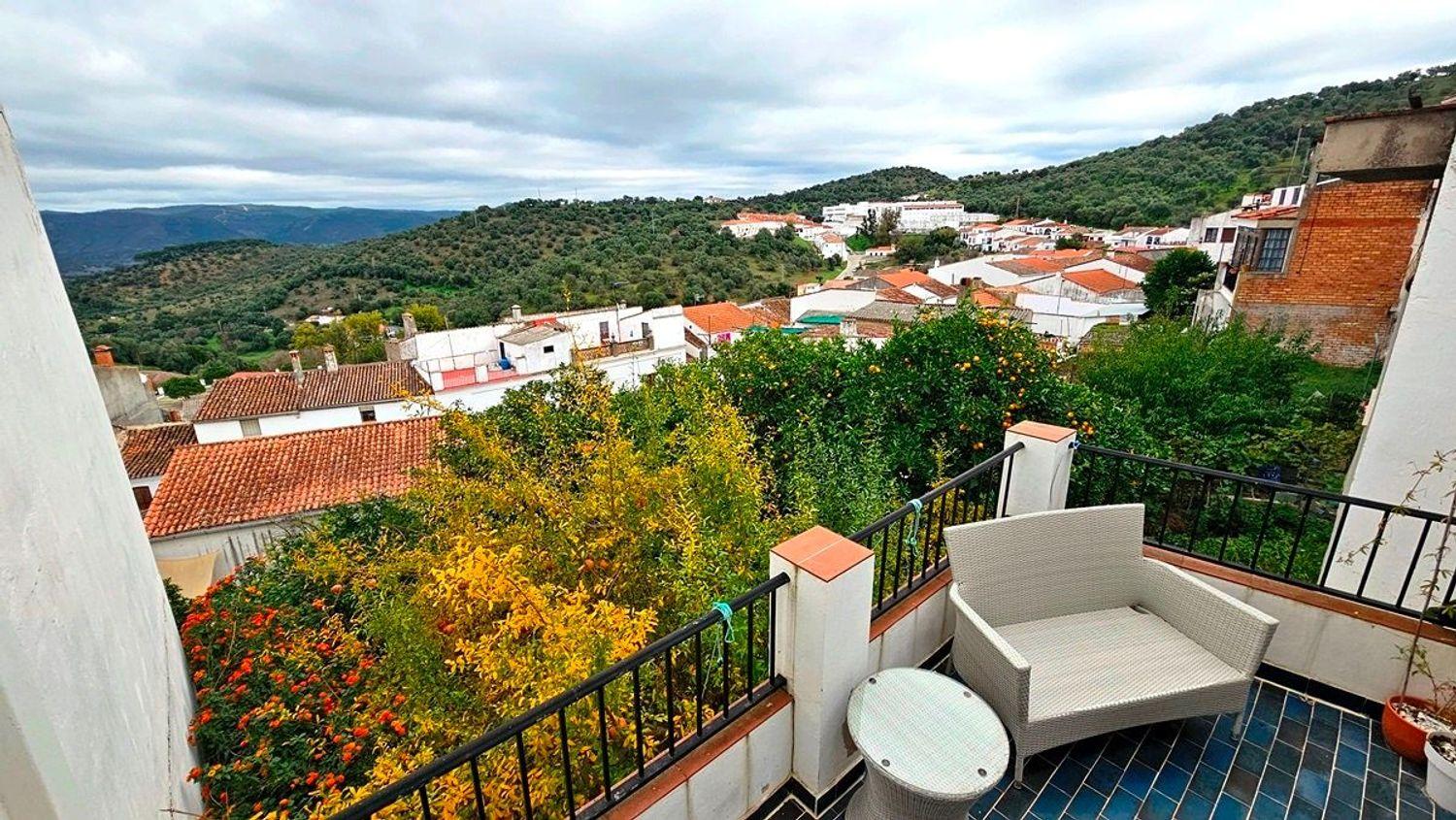 Villa for Sale in Aroche