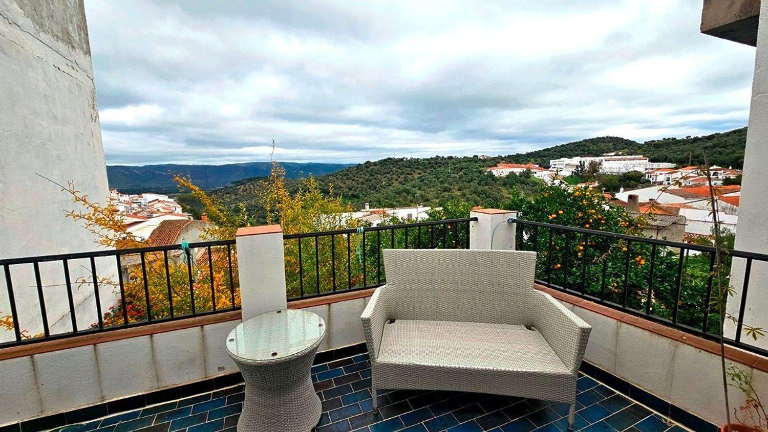 Villa for Sale in Aroche