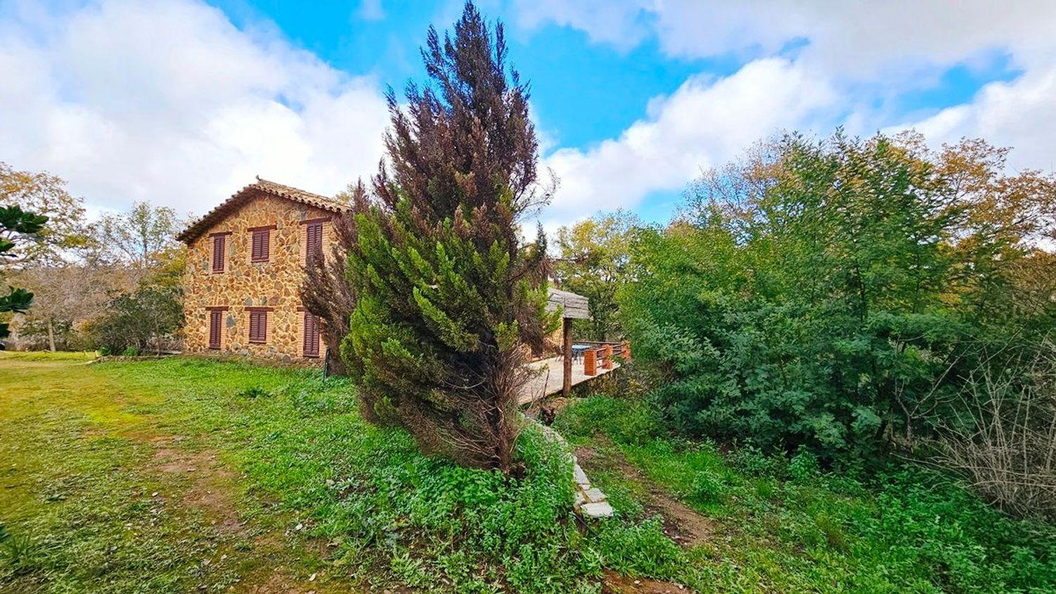 House for Sale in Galaroza