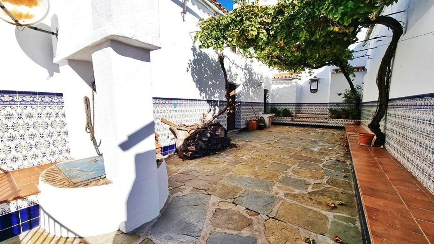Villa for Sale in Hinojales