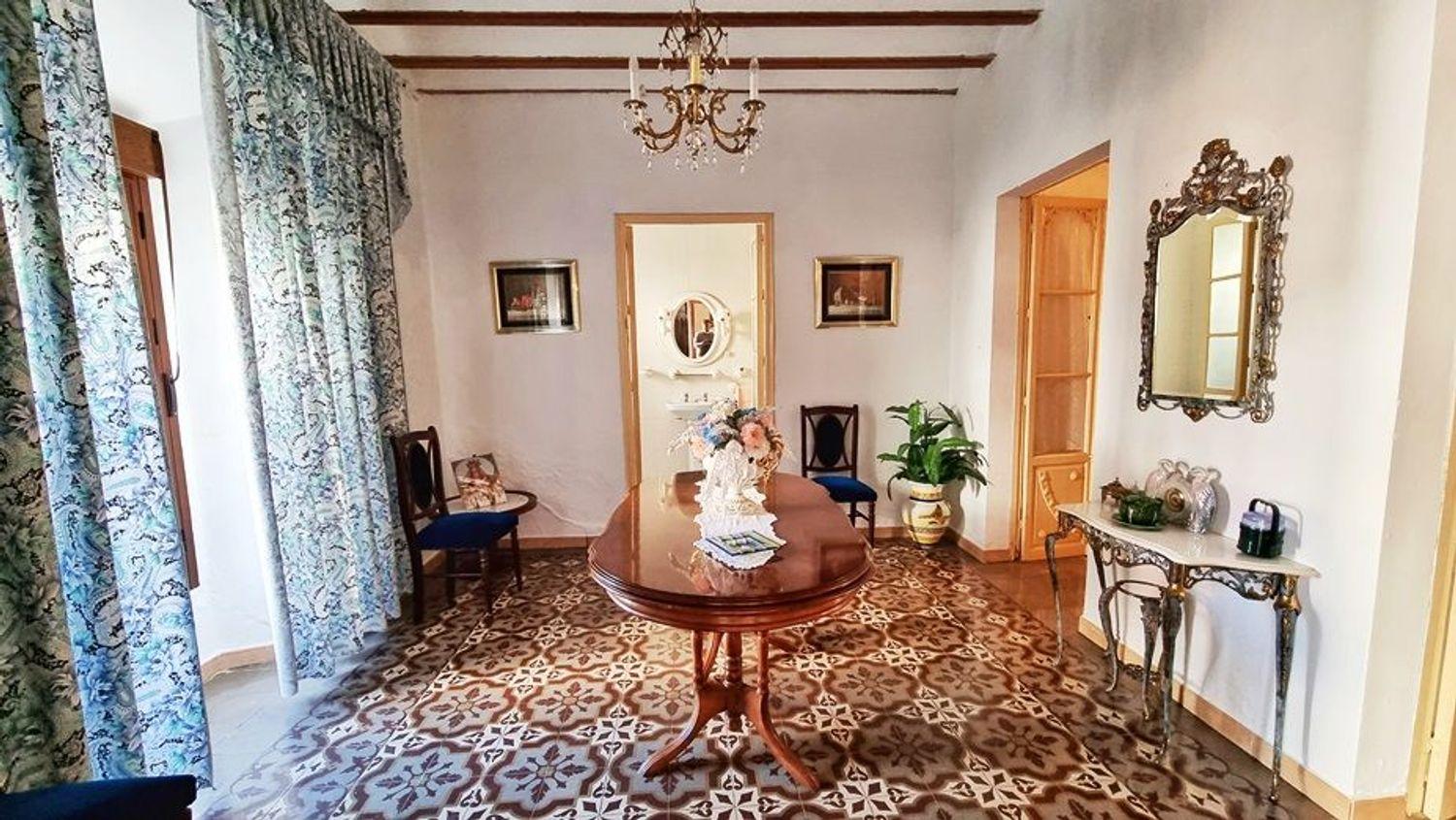 Villa for Sale in Hinojales