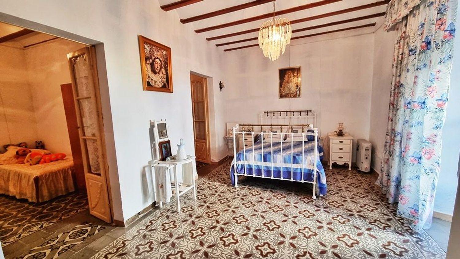 Villa for Sale in Hinojales