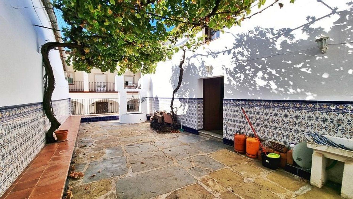 Villa for Sale in Hinojales