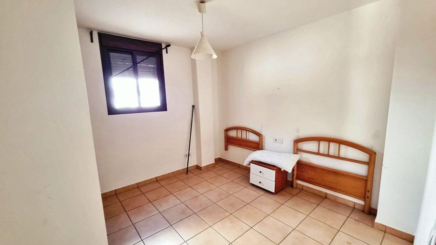 Flat for Sale in Valdelarco