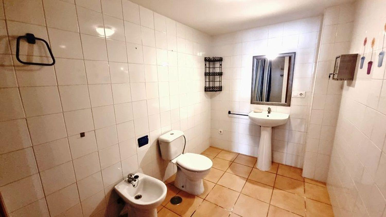 Flat for Sale in Valdelarco