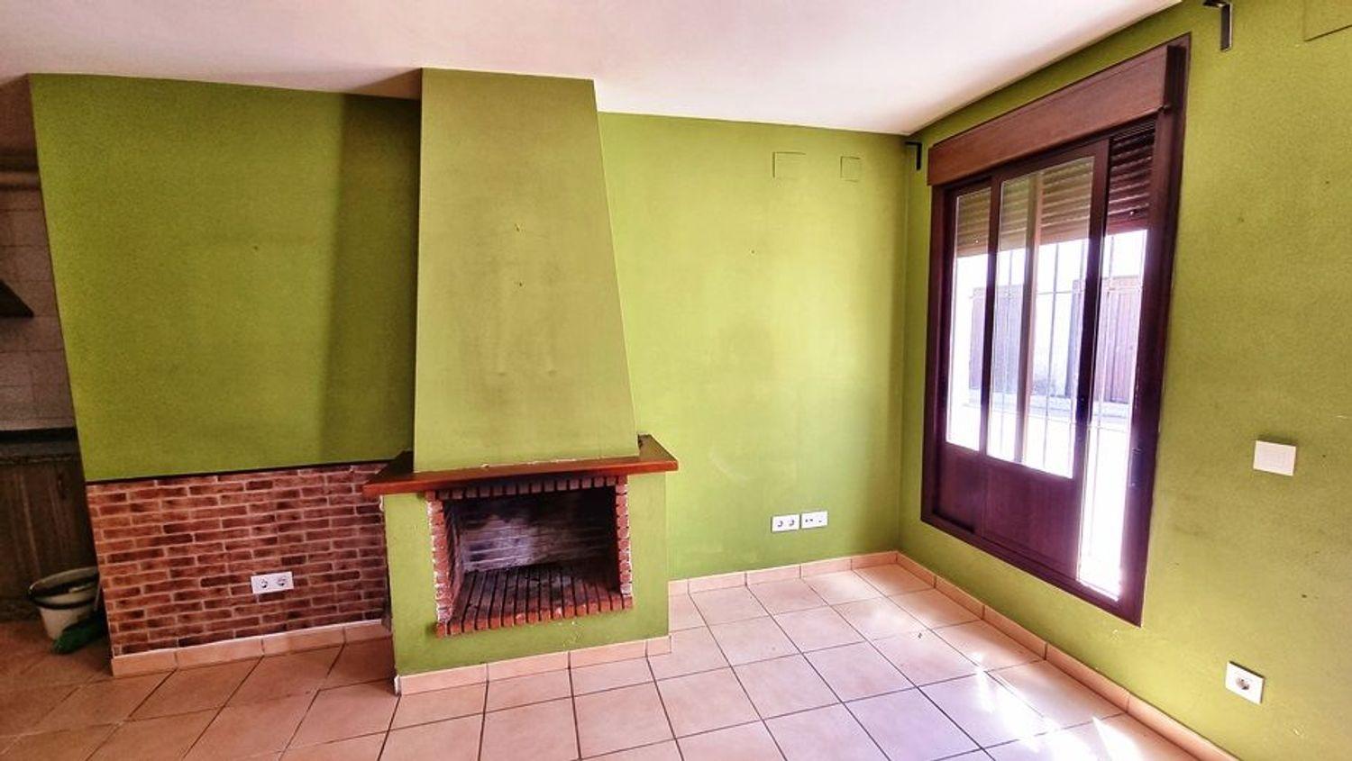 Flat for Sale in Valdelarco