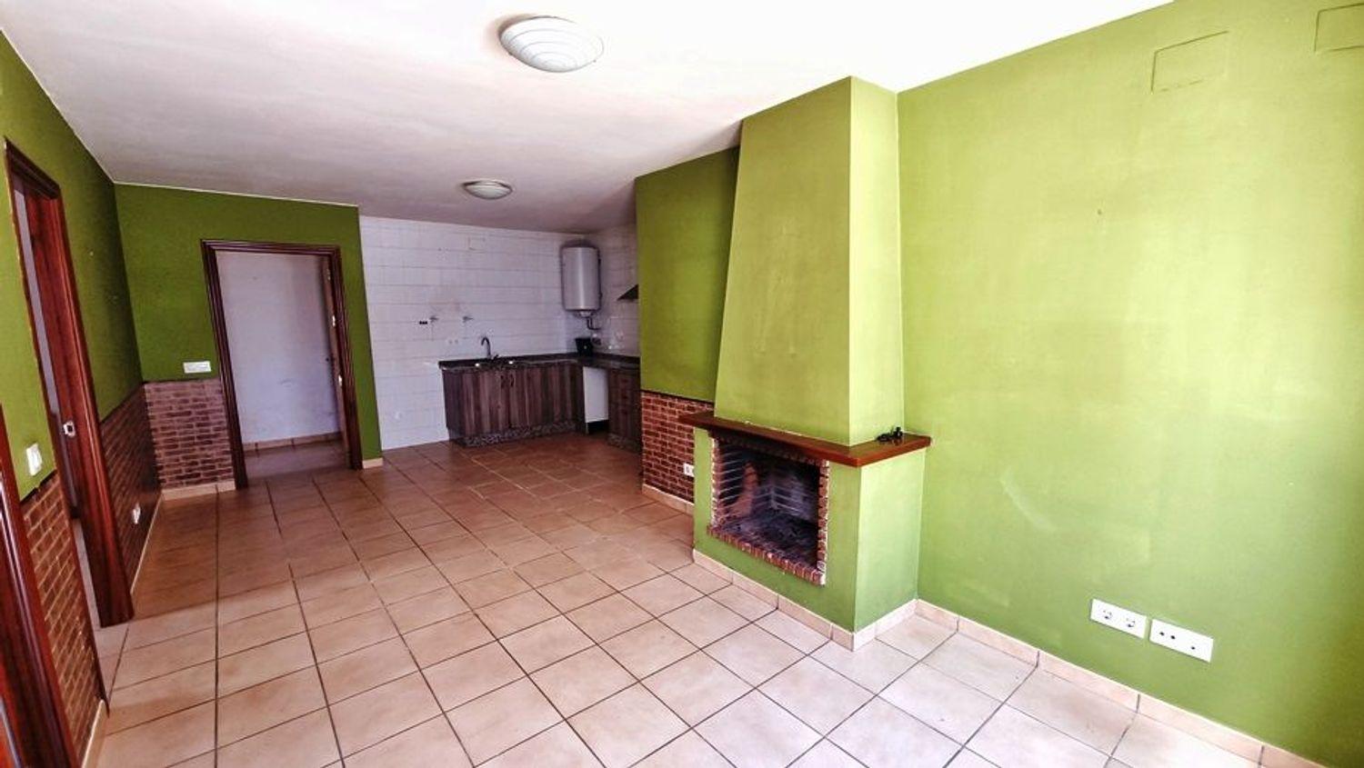 Flat for Sale in Valdelarco